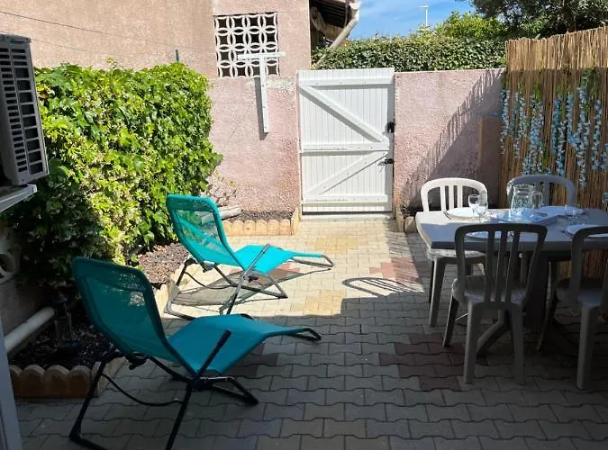 בית נופש Pavillon Climatise 4 Personnes 25m2 *